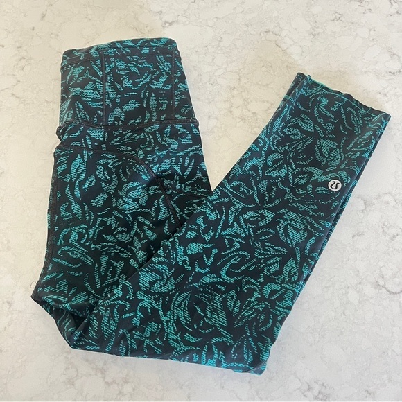 Lululemon Fast & Free Crop (19")
Thrive Viridian Green Black - Picture 5 of 9